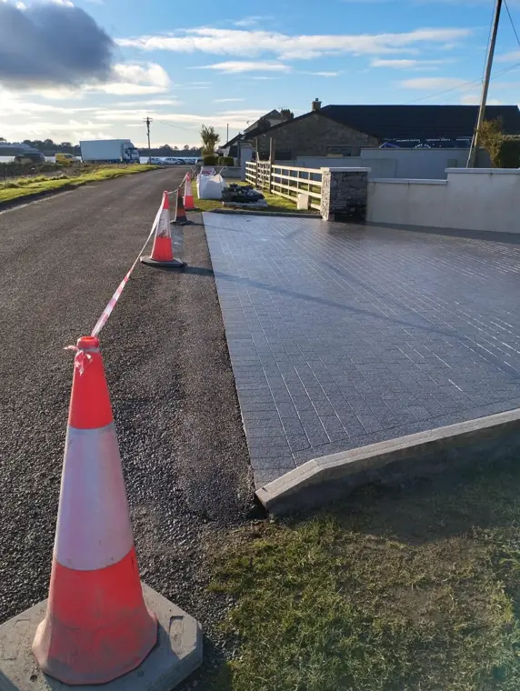 Granite driveway entrance
