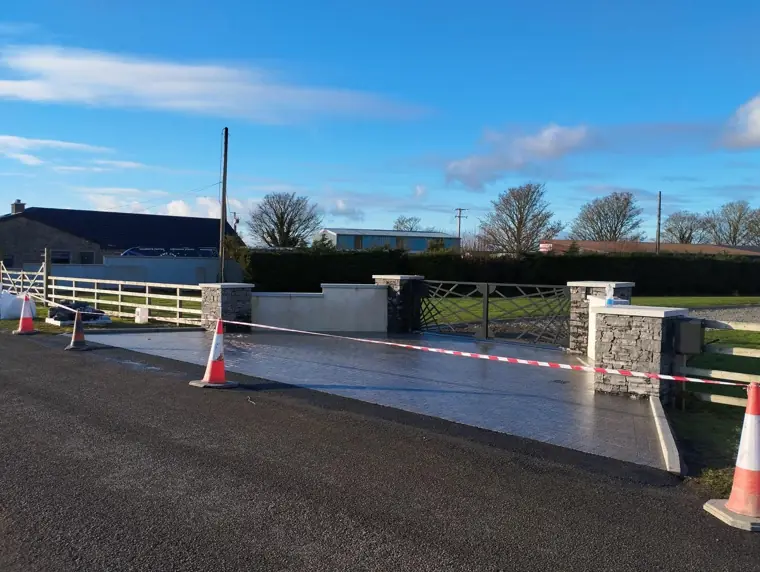 Driveway entrance and pillars
